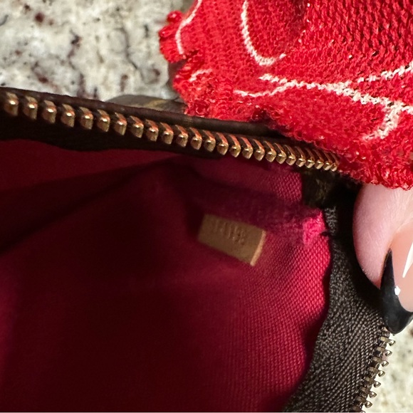 Louis Vuitton limited edition mini pochette - Picture 9 of 10